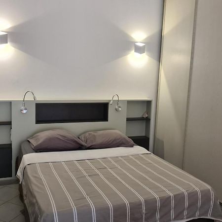 Grand Studio-Loft-Grand Parking-Climatise-Proche Centre 阿雅克肖 外观 照片